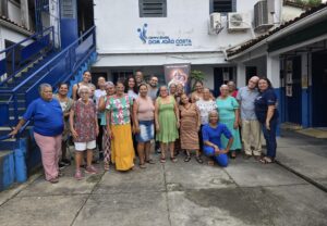Beneficiários do curso Aprenda a Usar o Celular 60+ concluem ciclo de inclusão digital
